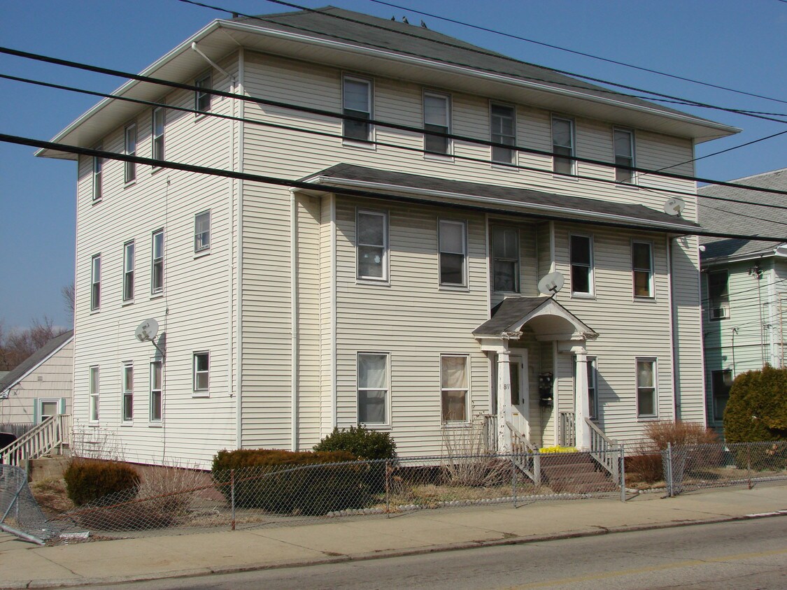 811 Mineral Spring Ave, Pawtucket, RI 02860 Apartments in Pawtucket