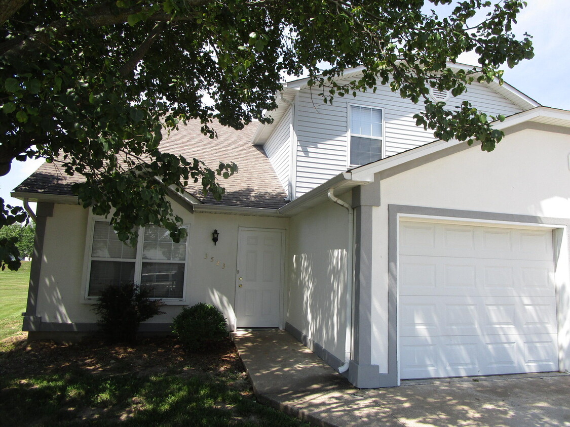 3523 La Mesa Dr, Columbia, MO 65201 Townhome Rentals in Columbia MO