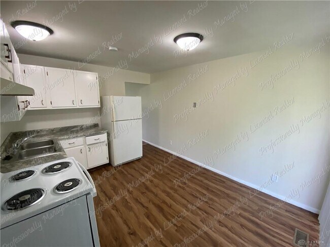 Building Photo - 5561 Misty Ln