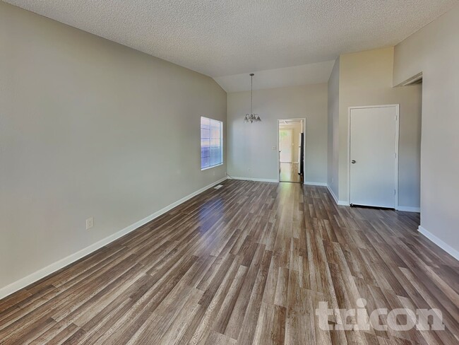 Building Photo - 2020 Burnside Dr