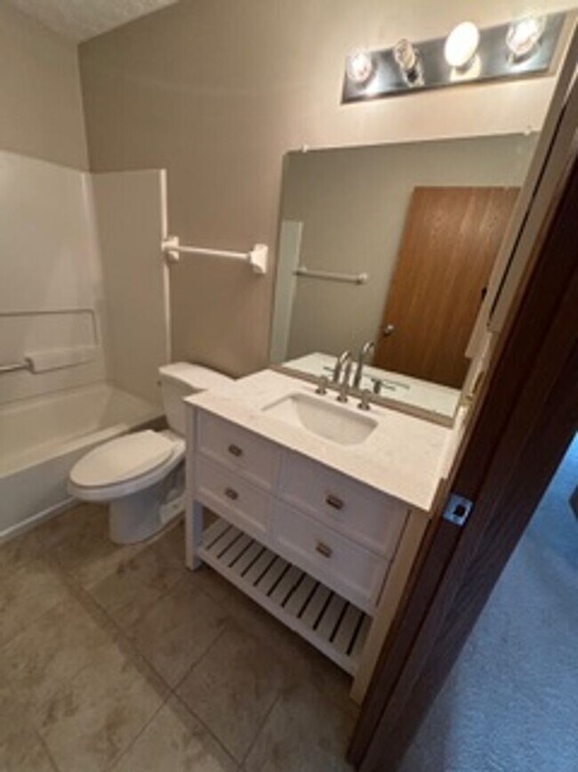 Foto del edificio - 5685 Barney Ln