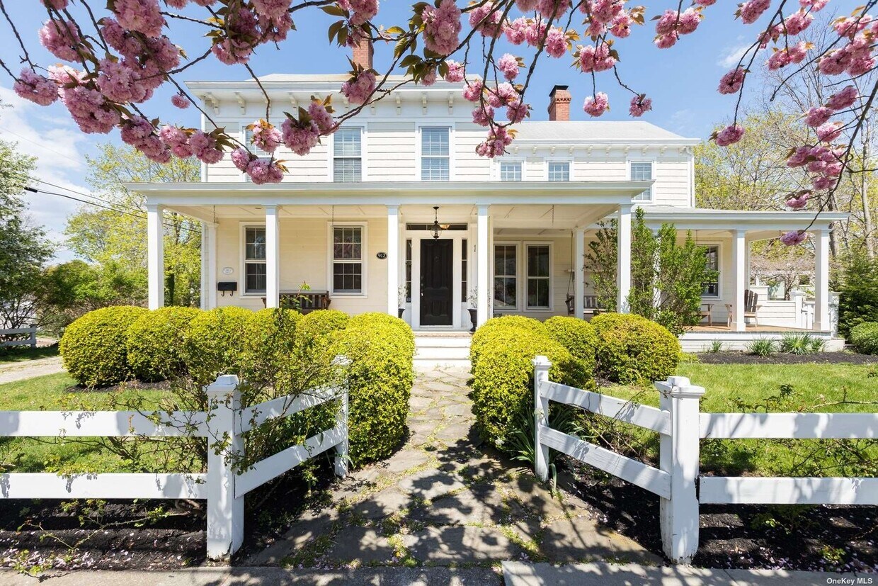 912 Main St, Greenport, NY 11944 House Rental in Greenport, NY