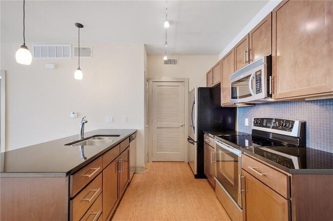 Building Photo - 3016 Guadalupe St