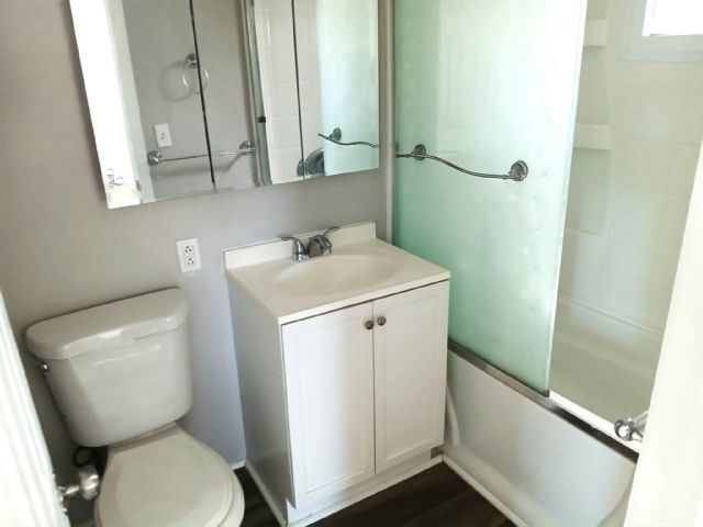 Foto del edificio - 10675 Seminole Blvd