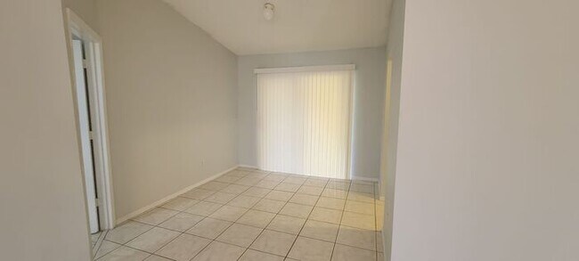 Foto del edificio - 4 bedroom, 3 full baths -Home in Poinciana...
