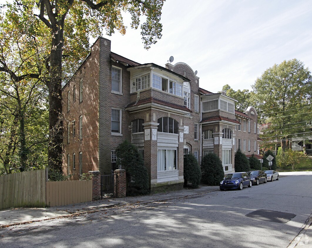 Foto del edificio - 461 N Highland Ave NE