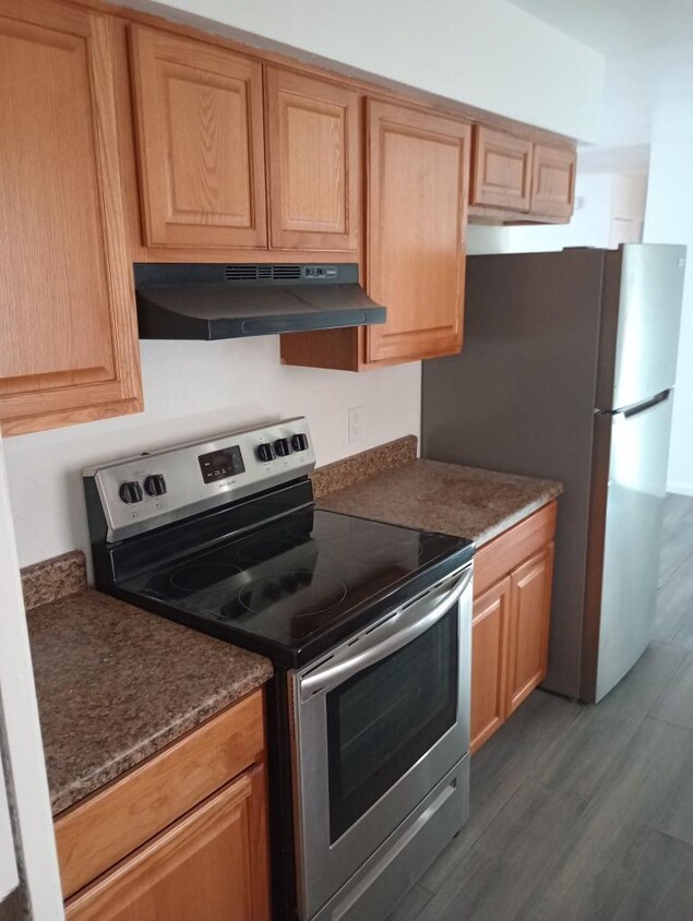 Primary Photo - W Raven Dr