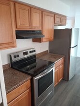 Building Photo - 8131 W Raven Dr