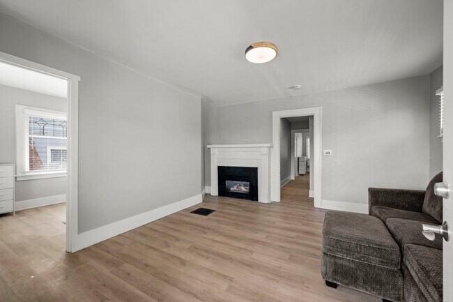 Foto del edificio - 4525 5th Ave NE