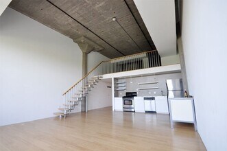 Building Photo - 156 Porter St