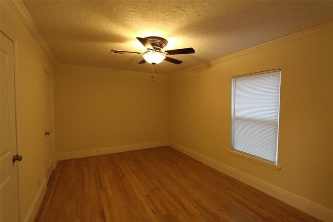 Foto del edificio - 6529 Schiller St