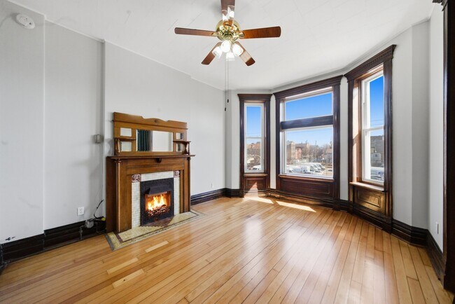 Foto del edificio - 1838 S Ashland Ave