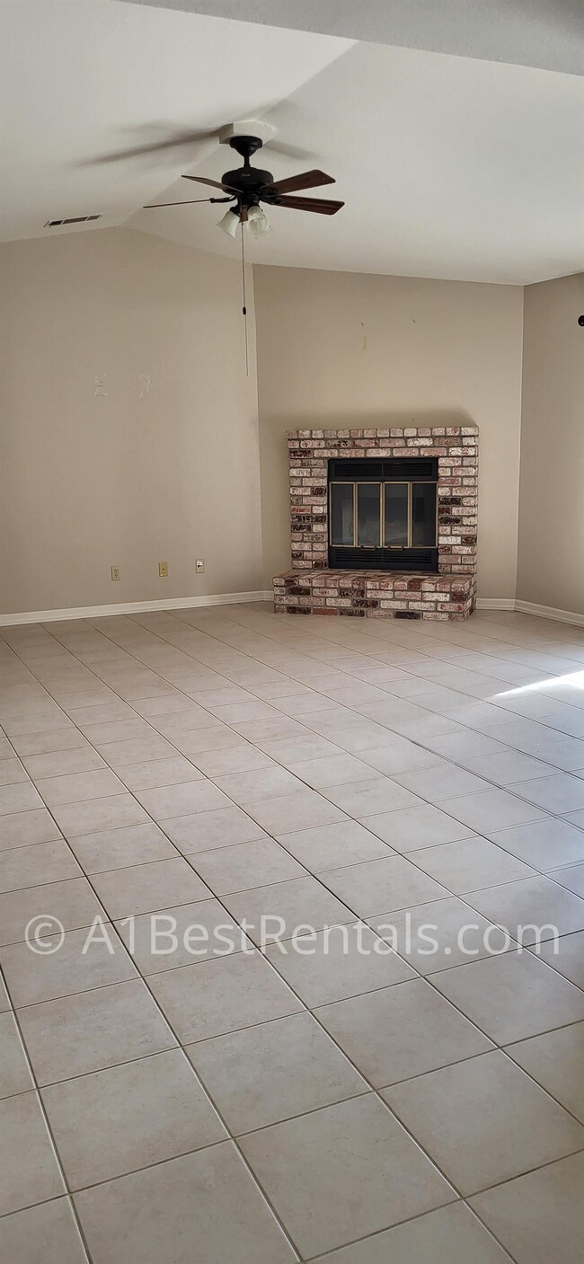 Building Photo - 2824 Finlandia Ave
