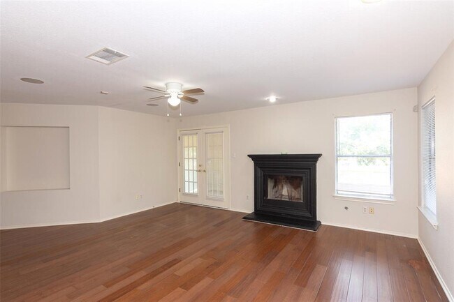 Building Photo - 2321 Friarcreek Loop