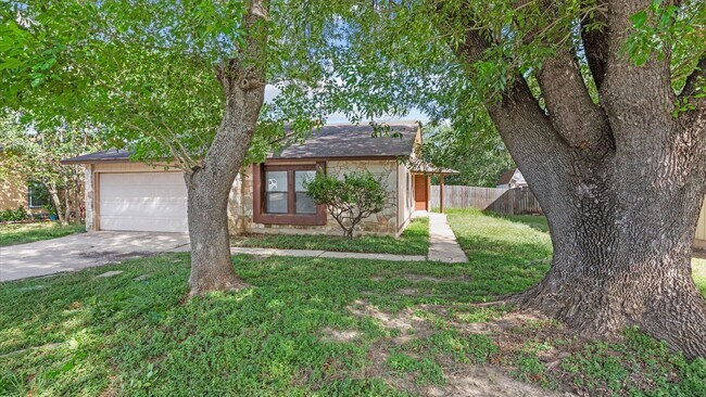 Foto del edificio - 7322 Mystery Ridge Dr