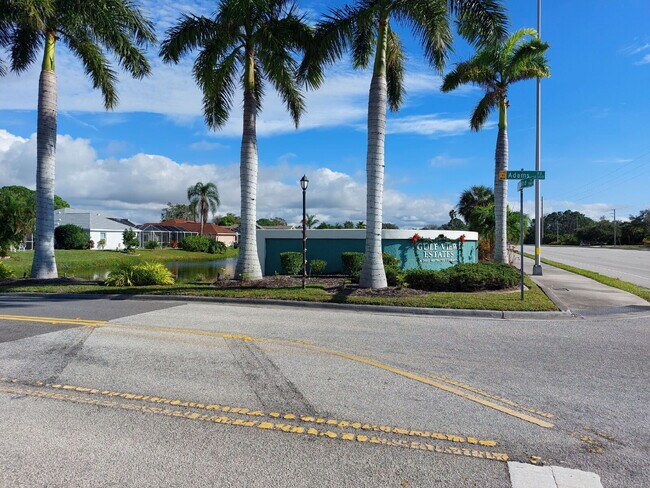 Foto del edificio - "Charming 2-Bed, 2-Bath Retreat on Monroe ...