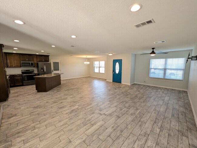 Building Photo - 105 Marquette Pl