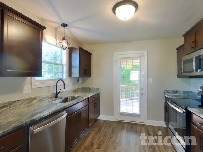 Foto del edificio - 2945 Lancelot Ln