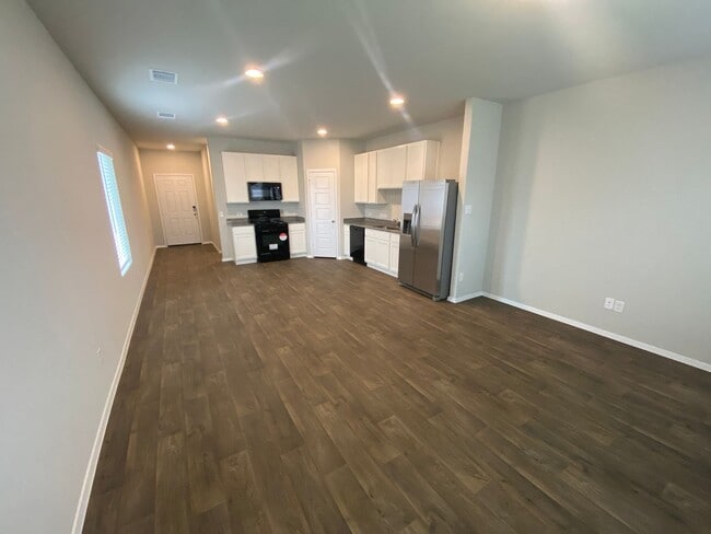 Building Photo - Brand New 3 Bed, 2 Bath in Maxwell!