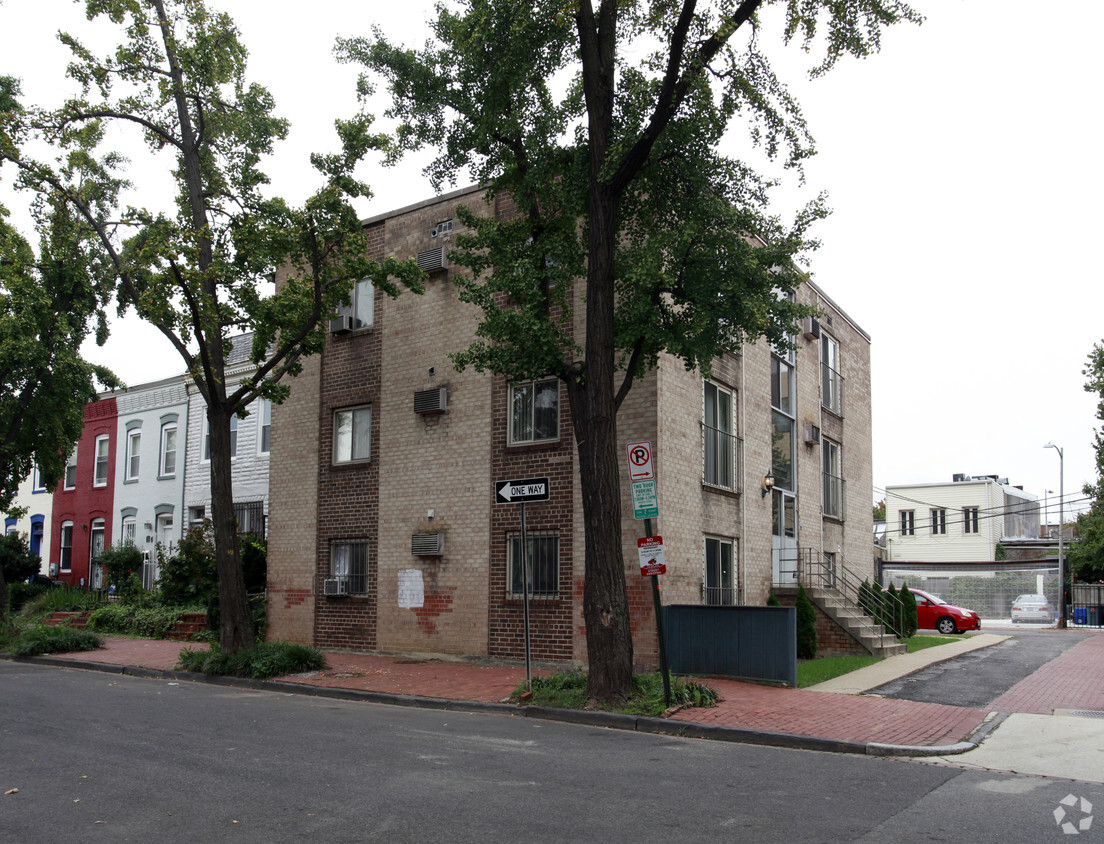 Foto principal - 1544 Marion St NW