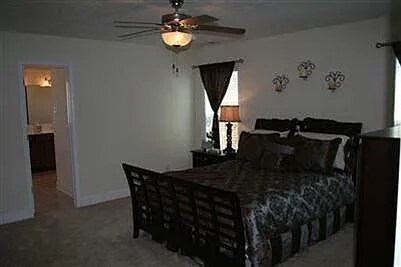 Foto del edificio - 868 Rolling Pines Loop Rd