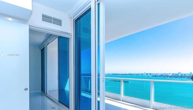 Foto del edificio - 2020 N Bayshore Dr