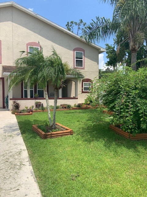 Building Photo - 761 Lucaya Dr