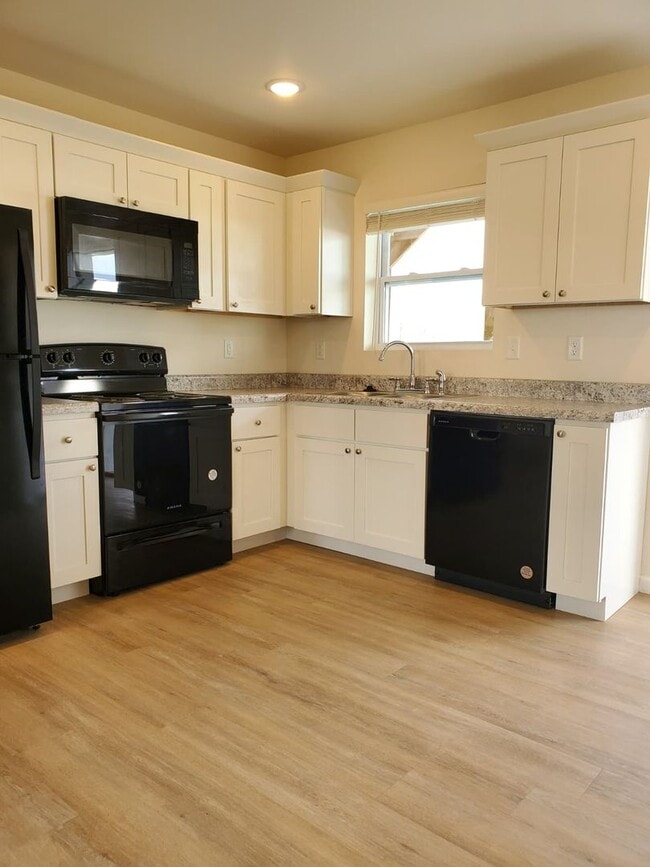 Building Photo - Cedar Cove