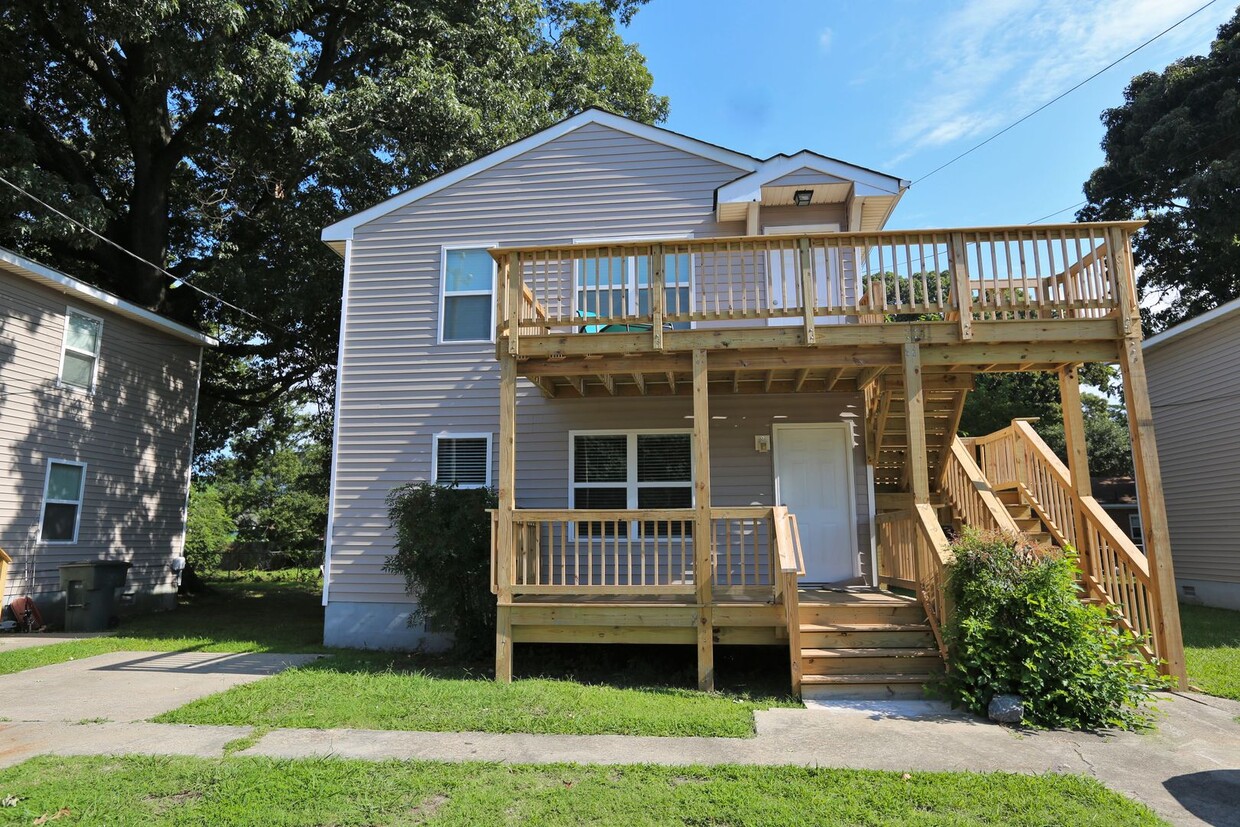 Foto principal - UPDATED & READY 07-14-25! 2-Bedroom 2nd Fl...