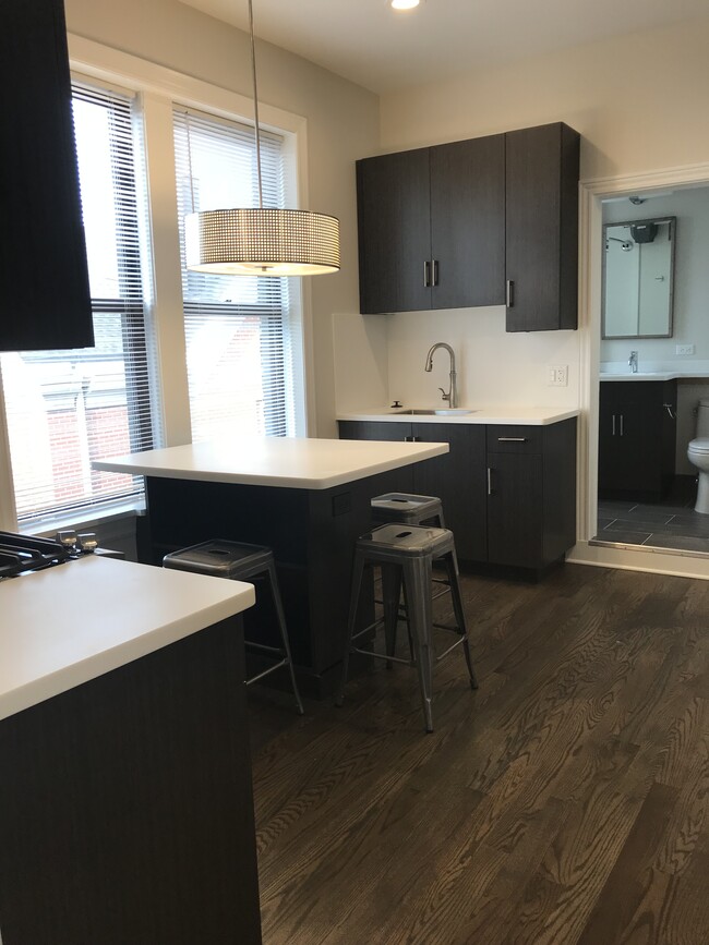 Kitchen/Dining area (Apt 2R) - 612 S Loomis St