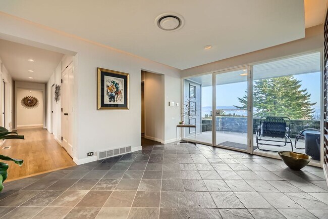Foto del edificio - Windermere Home