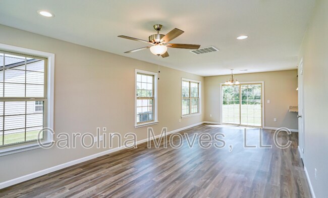 Foto del edificio - 276 Lockeland Park Dr