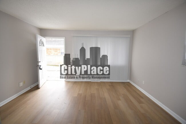 Building Photo - 2410 N Lesley Ave