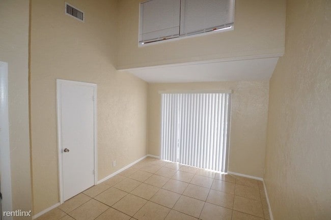 Building Photo - 4470 NW 109th Ter