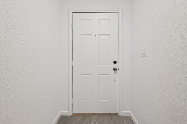 Foto del edificio - Modern 4 Bed, 3.5-Bath Home in Spring Branch West, Prime Houston Location $3,400