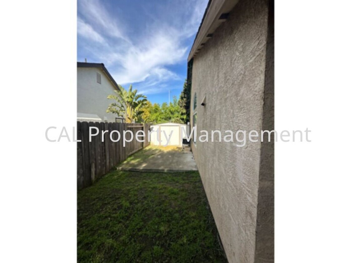 Foto del edificio - 3 Bedroom 2 Bath home in Soledad, CA