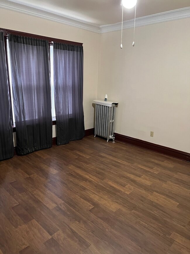 Building Photo - 1 W 85th St