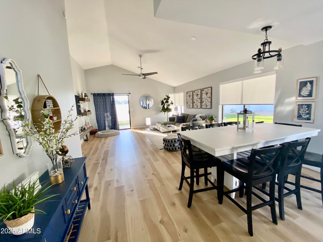 Foto principal - 19040 N 32nd Way