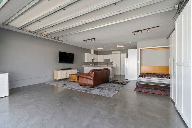 Foto del edificio - 3215 W Chandler Blvd