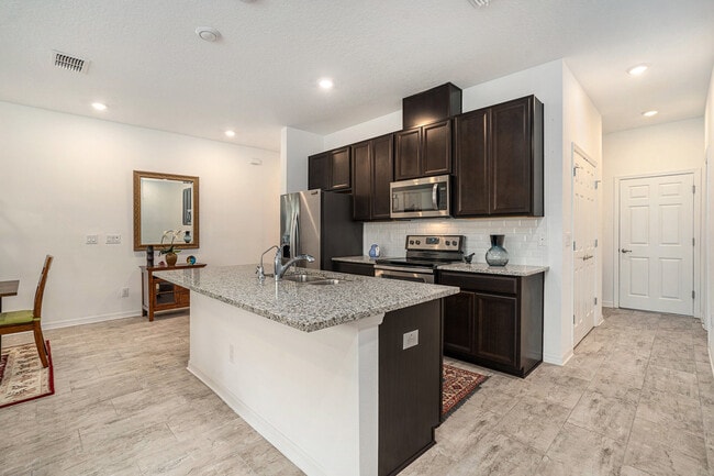 Building Photo - 1105 Lady Gouldian Ct