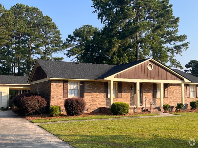 Building Photo - 343 Guildford Cir