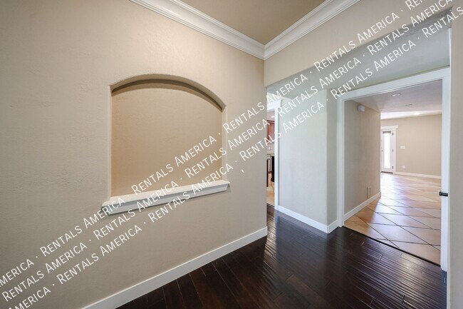 Building Photo - 15811 E Richwood Ave