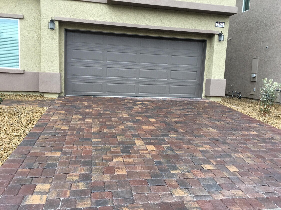 Foto principal - 7752 Gallego Plains Dr