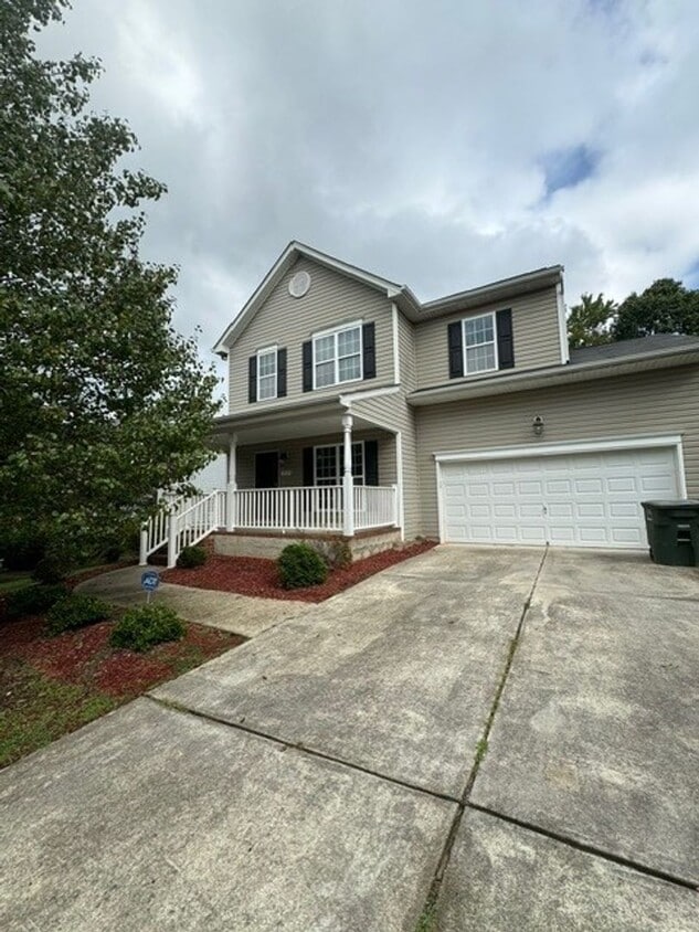 Primary Photo - 4 Bed 2.5 Bath in Nice Neighborhood