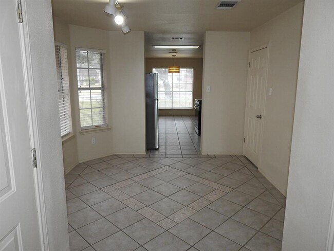 Foto del edificio - 7441 Peabody Dr