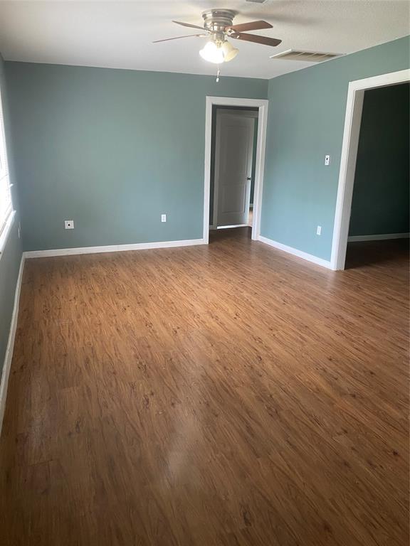 Foto del edificio - 9239 Forest View St