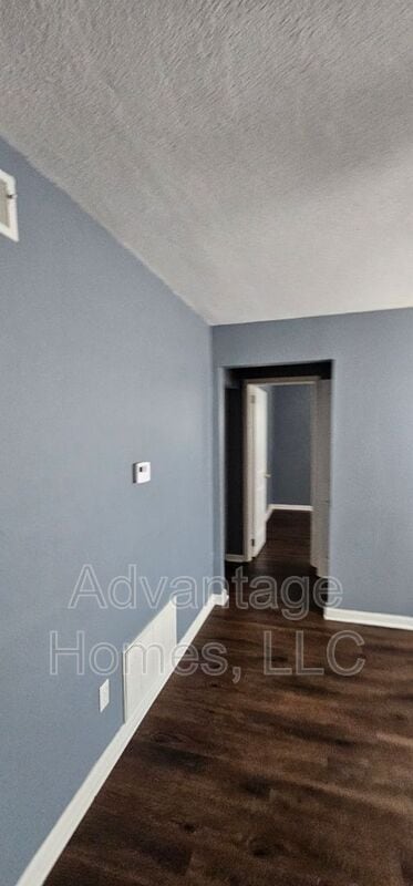 Building Photo - 704 N 70th St