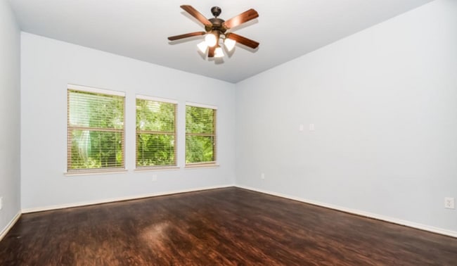Building Photo - 719 Fannin Dr