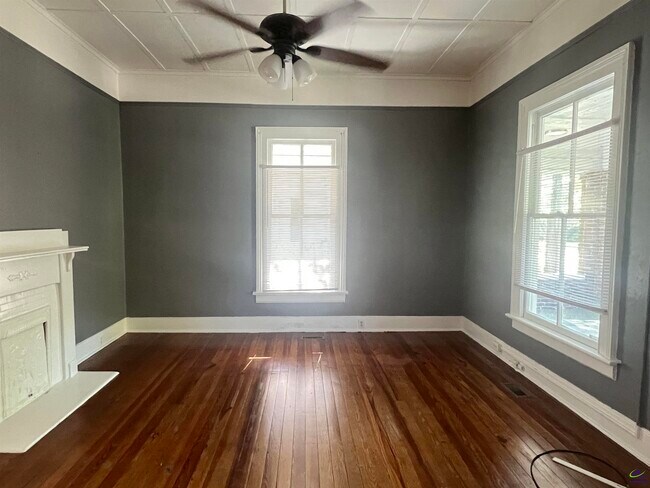 Foto del edificio - 310 Central Ave