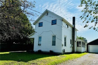 Building Photo - 101 Bridge St